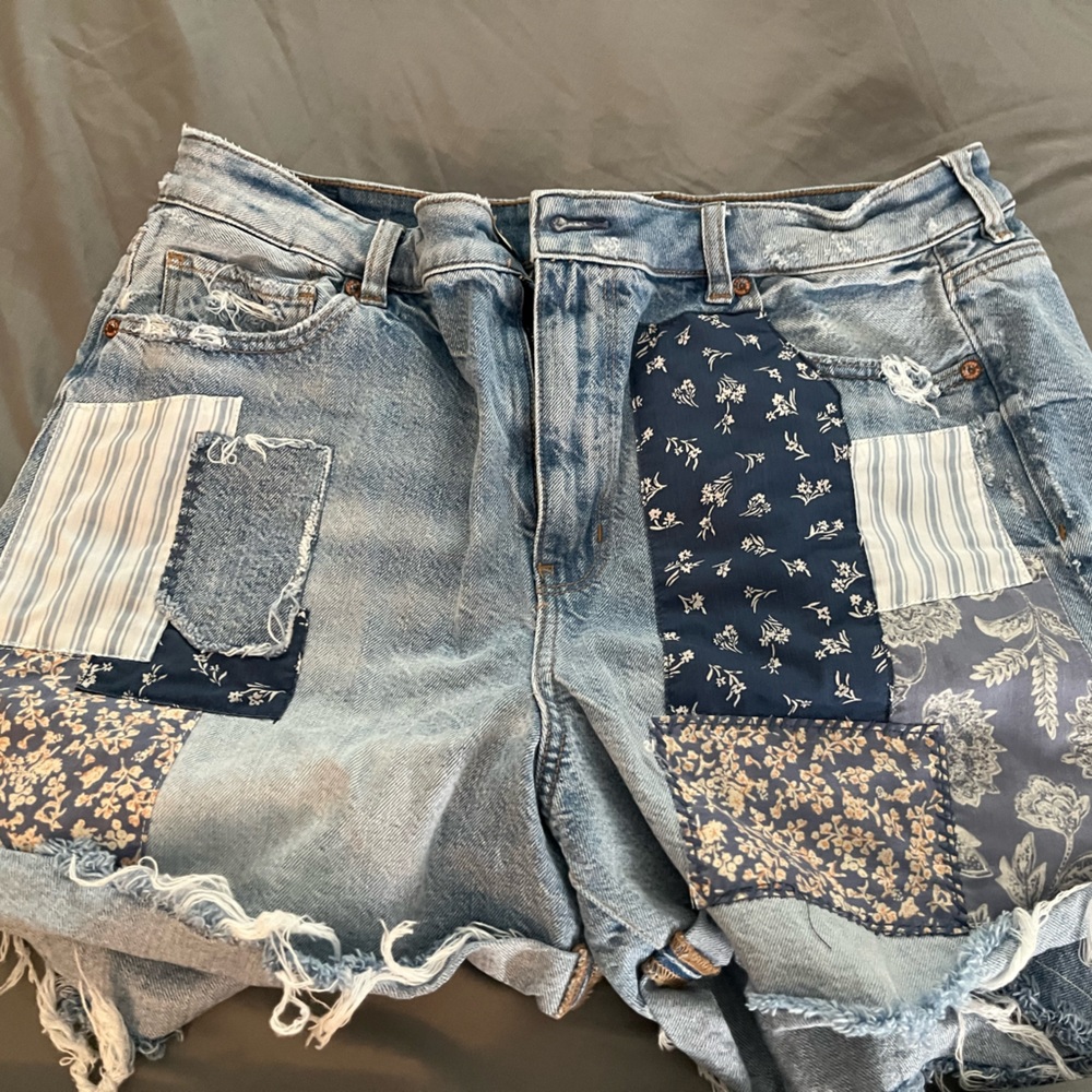 American Eagle Short